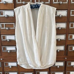 Mango Suit Tank Shell White Floral Crossover Shawl Neck Blouse Size Small 4